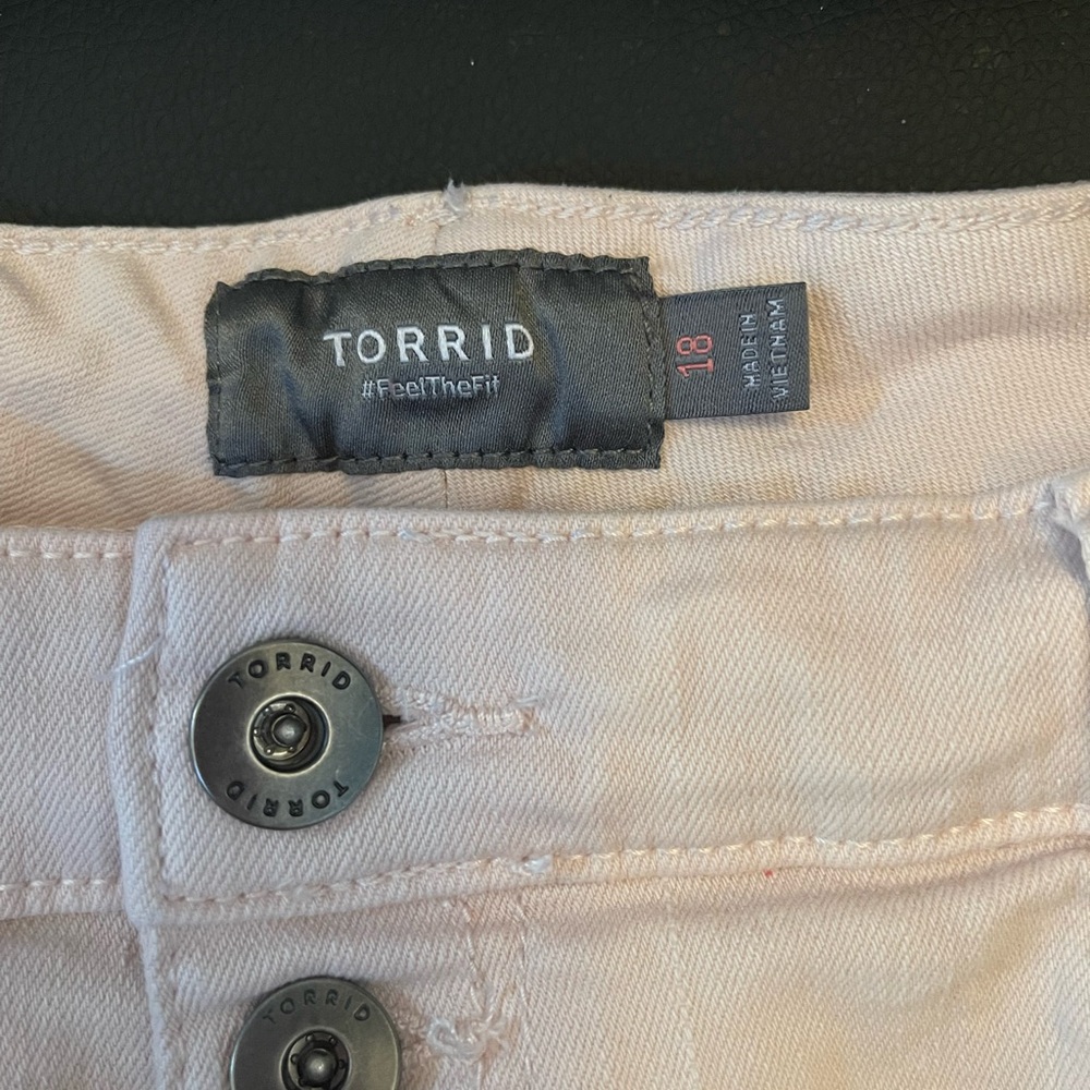 Torrid blush shorts feel the fit - Picture 5 of 5